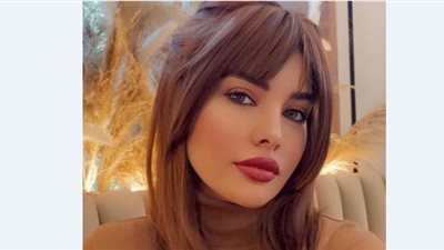 لاميتا فرنجية تُشعل «الإنستجرام» بفستان شفاف.. صور