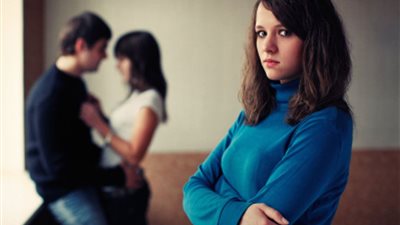 سيدة تسأل: «خطيبة أخويا بكرش نفركش إزاي؟».. والتعليقات: «حرباية»