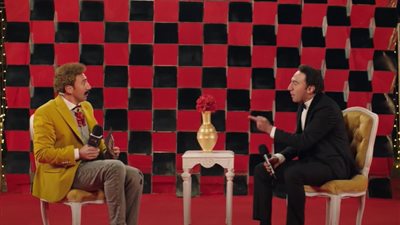 «هدرس ومحمد سلام».. لقاء أسطوري على السجادة الحمراء لمهرجان المزاريطة