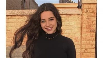 «طلعت راجل».. قصة «مكة محمد» طبيبة الأسنان الوهمية وخداع الملايين بالسوشيال ميديا| صور