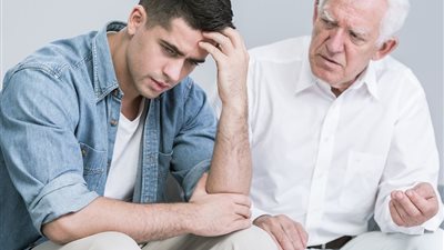 «زوجي رافض إن ابني يخطب لسبب غريب!» والتعليقات: «معاه حق»