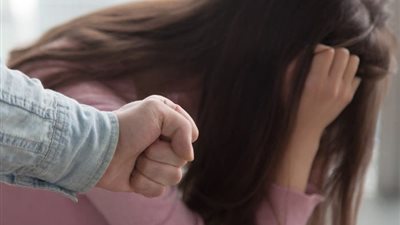 «جوزي عصبي وضربني لدرجة إن جسمي كله أزرق» والتعليقات: «أنتي اللي مستفزة!»