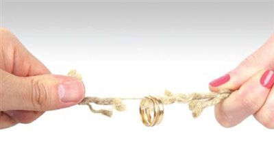 السوشيال ميديا يكشف أسباب ارتفاع نسب الطلاق.. ومتابعون: «فاهمين الحرية غلط»