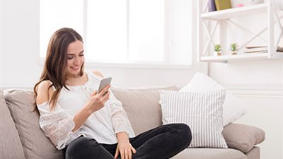 زوج يسمح لزوجته بتبادل مشاعر الحب مع رجل آخر.. والسبب صادم!