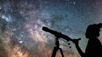 «الإفتاء»: علم الفلك والنجوم حلال بهذه الشروط