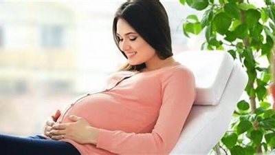 «المقعدة وأسفل البطن».. آلام الحمل بين التفسير العلمي والخرافات الشعبية