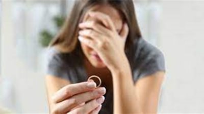 «عُرضة للقيل والقال».. انحسار فرص العمل للمطلقات