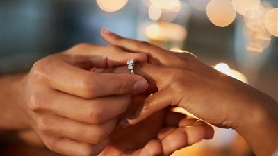 «بنتي مخطوبة لواحد حابسها».. والبنات على فيس بوك: «مريض وجوازة فاشلة»