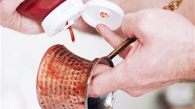 ليس الطعام فقط.. 5 استخدامات مذهلة للكاتشب في التنظيف