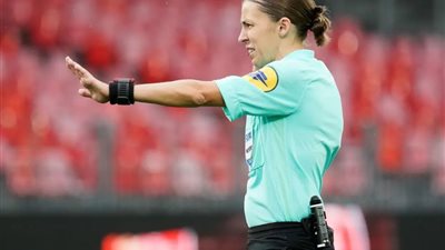 لأول مرة.. الفيفا يختار 6 حكمات لإدارة مباريات كأس العالم قطر 2022