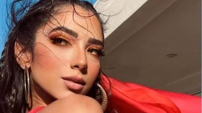 أخت العروسة.. «داليا» تخطف أنظار الجمهور بإطلالاتها في زفاف بسنت شوقي| صور