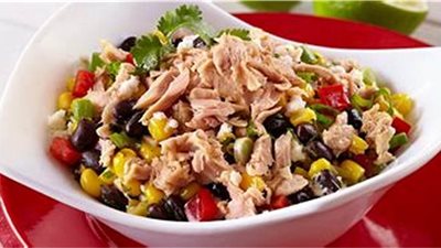 وصفة سريعة وسهلة لعمل «سلطة التونة» 