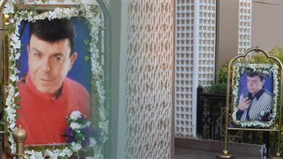 «عمرو الليثي وأشرف عبد الباقي» أبرزهم.. نجوم الفن والإعلاميين بعزاء سمير صبري| صور