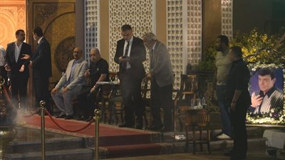 «ظهور نادر» للنجمة نبيلة عبيد ومادلين طبر في عزاء سمير صبري| صور