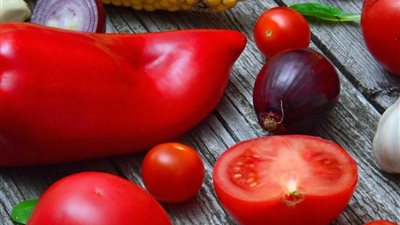 أسعار الخضار اليوم الخميس في سوق العبور.. الطماطم مستقرة