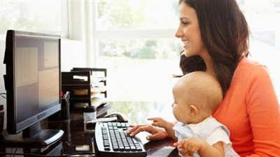 «خليها في البيت» حملة لعمل السيدات عن بُعد.. ومحامية: «فيه شغل مينفعش بالمنزل»