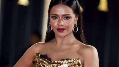 أسماء أبو اليزيد مدمنة في فيلمها الجديد 