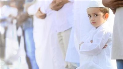 حكم أخذ الأطفال غير المميزين إلى المساجد.. «الأزهر» يُجيب