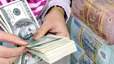 مطلقة: أمي عايزاني أساعد أختي المتجوزة.. والتعليقات: ولادك أولى بكل قرش