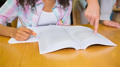 طريقة حل امتحانات البابل شيت لطلاب الثانوية العامة.. «قلم رصاص وأستيكة»