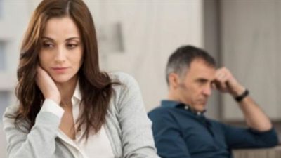 «إلبسي بامبرز وأجري بيه في الشقة».. تعليقات ساخرة لأم تغار على زوجها من ابنتها