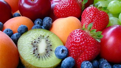 أسعار الفواكه اليوم الاثنين في الأسواق.. عنب أسود بـ20 جنيها