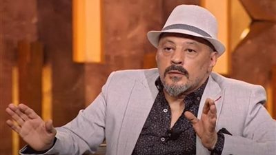 عمرو عبد الجليل يجسد شخصية نجيب الريحاني في 