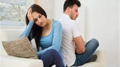 «متجوزة جديد وبنتخانق مين ينام جنب الحيط» والتعليقات: «اعملوا خط في النص»