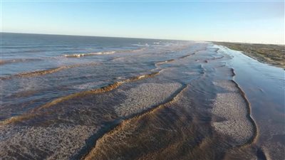 أكبر من ولايتين بأمريكا.. تعرفي على اطول شاطئ في العالم