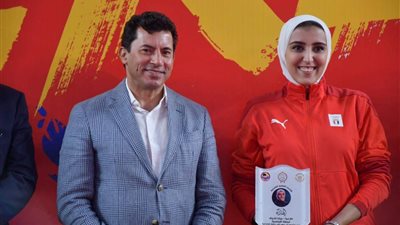 وزير الرياضة يُكرم بطلات الكاراتيه على هامش افتتاح الدوري العالمي| صور