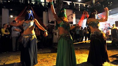 سيدة: رأيت نفسي ألبس بدلة رقص في المنام.. اعرفي تفسير الحلم بالتفصيل