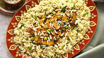 تعلمي طريقة عمل «أرز بالبسلة واللحمة المفرومة» 