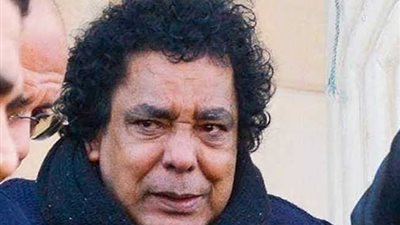 خاص| محمد منير دخل في نوبة بكاء هيسترية بعد علمه بخبر وفاة رومان بونكا