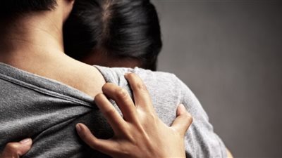 بلاغ في القسم يكشف حكاية الحب الحرام على فراش العشق للمراهقة الصغيرة