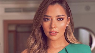 «بلقيس» تحلق ذقنها على طريقة الرجال لسبب غريب 