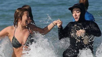 «البيكيني والبوركيني» أزمة المصايف في مصر التي تواجه النساء كل عام