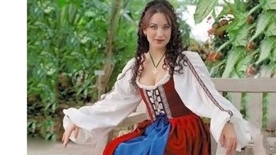 «بأكمام منفوخة وبريق الأميرات» الزي الشعبي للأيرلنديات عنوان للأناقة