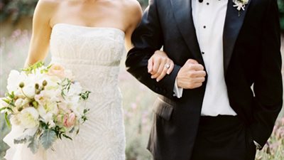 عريس يضرب عروسته بقوة في ليلة الزفاف.. والسبب غريب | فيديو