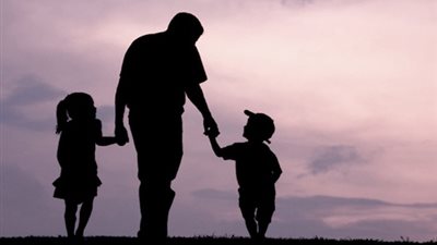 آخرهم «أصالة».. أشهر الأغاني التي احتفلت بالأب