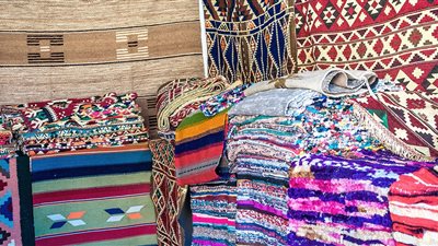 ورش عمل للسيدات على الكليم والملابس السيناوية في الشيخ زويد