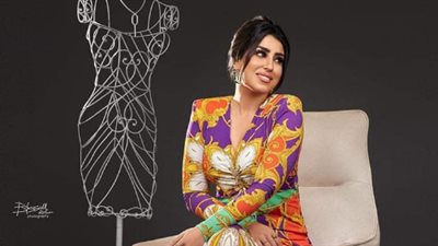 أيتن عامر تتألق بإطلالة زاهية