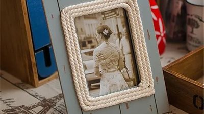 حكم تعليق صورة لفتاة دون حجاب.. «الإفتاء» تجيب