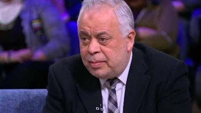 أشرف زكي يكشف لـ