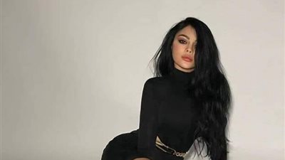 ببطن مكشوف.. هيفاء وهبي تتألق بالأسود الساخن| صور