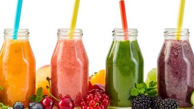 مشروبات صيفية منعشة.. طريقة عمل سموذي الفواكه في المنزل