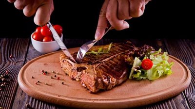 قبل عيد الأضحى.. خبيرة تغذية توضح أضرار اللحوم على صحة القلب | فيديو