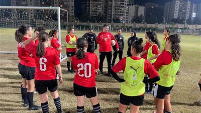 الجهاز الفني لمنتخب الكرة النسائية يُحذر اللاعبات من «أكل العيد»