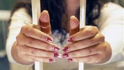 خادمة من جهنم.. استعانت بشركائها لقتل مخدومها وسرقته 