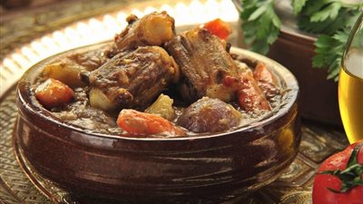 بالمكونات والمقادير.. طريقة عمل طاجن العكاوي على سفرة عيد الأضحى