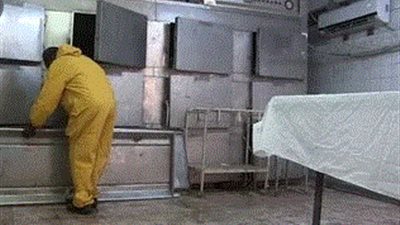 تفاصيل مثيرة حول طبيب شرعي مفصول ادّعى قدرته على مخاطبة الموتى